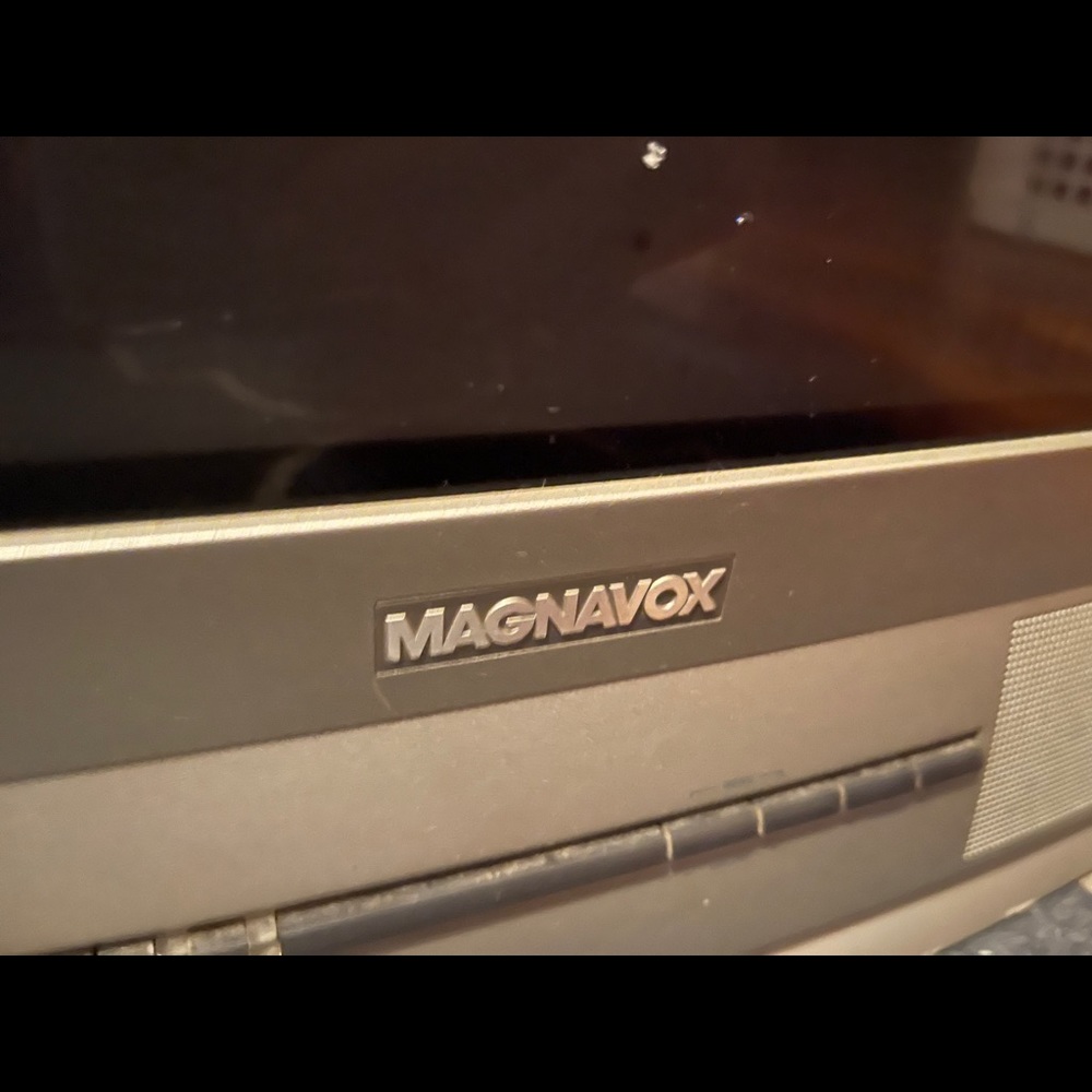 Tv - Picture 2 of 3